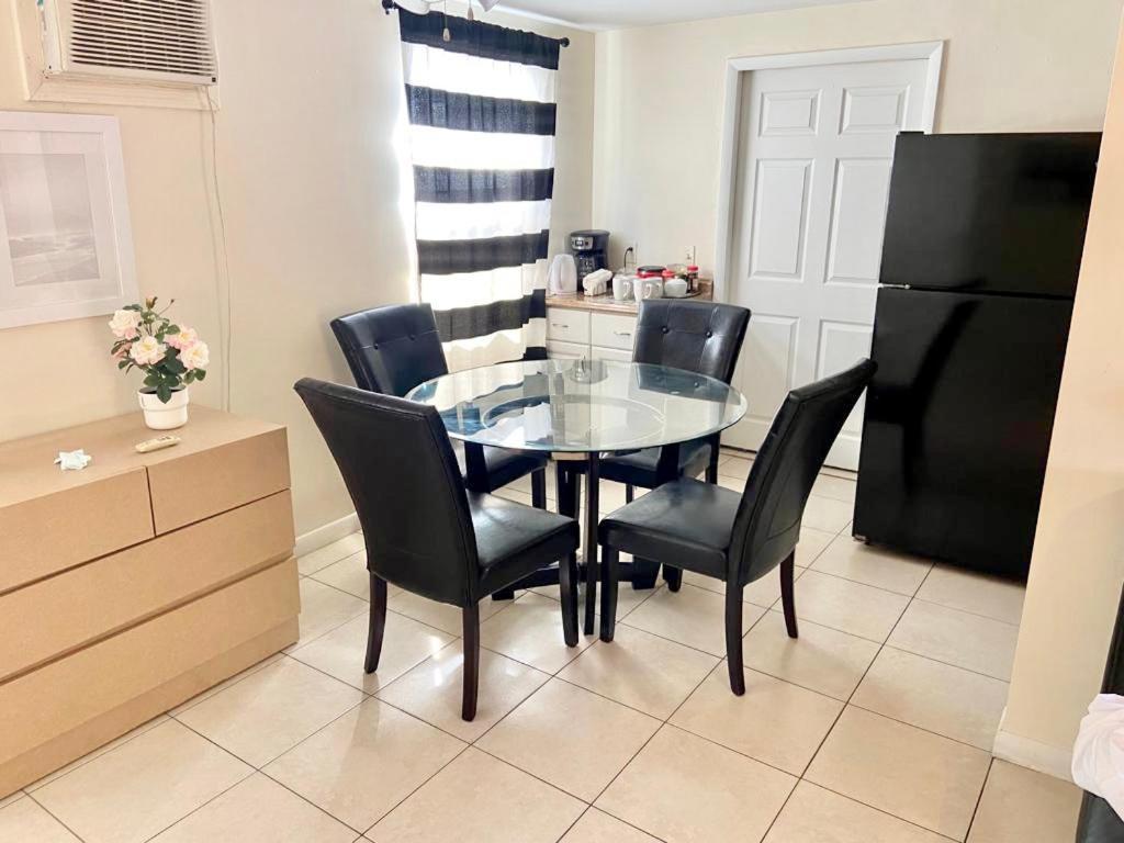 Private Rooms Close To Miami Airport - Free Parking - 01 Экстерьер фото