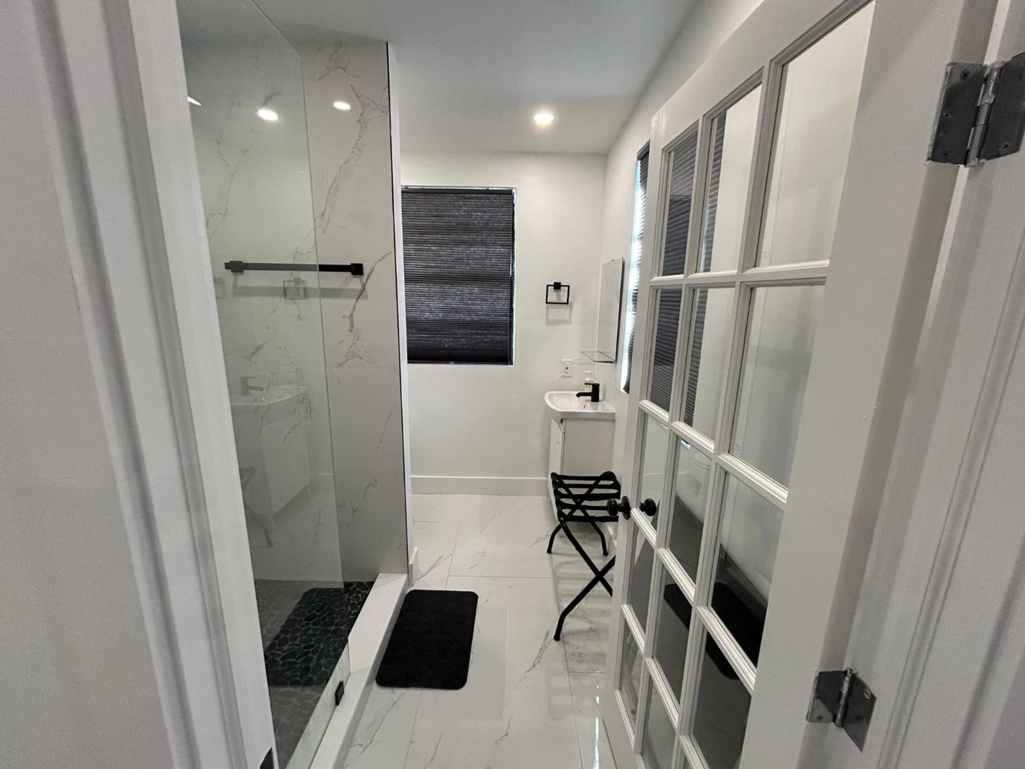 Private Rooms Close To Miami Airport - Free Parking - 01 Экстерьер фото